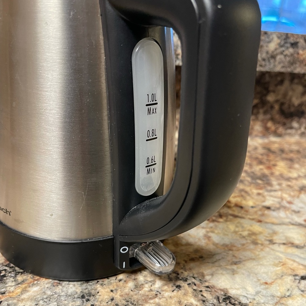 Electric Kettle - Picture 3 of 5